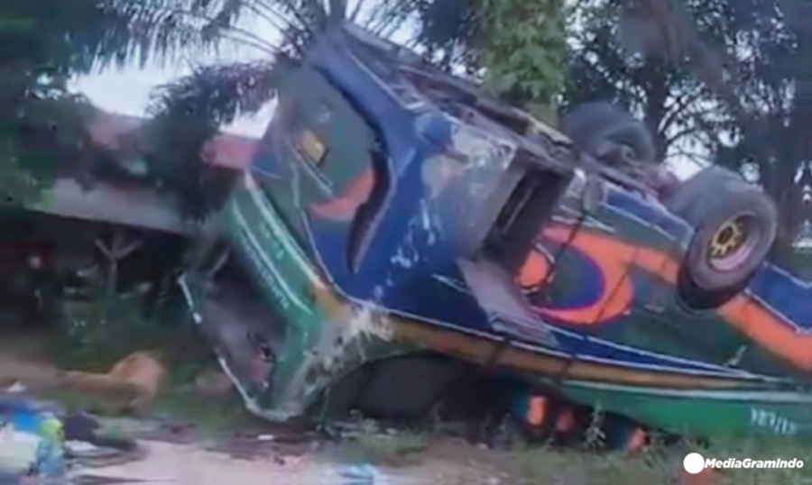 Kecelakaan Tunggal Bus ALS Terjadi di Pangkalan Kerinci, 5 Korban Luka-luka