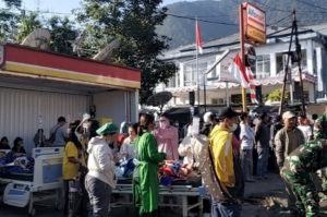 RSUD Ruteng Evakuasi Pasien dan Setelah Diguncang Gempa M7.7 di NTT