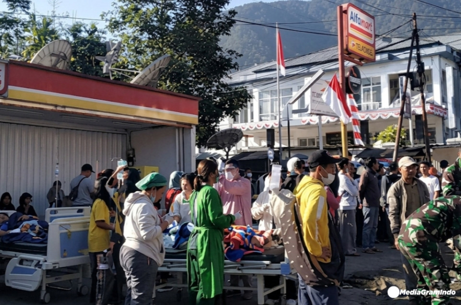 RSUD Ruteng Evakuasi Pasien dan Setelah Diguncang Gempa M7.7 di NTT