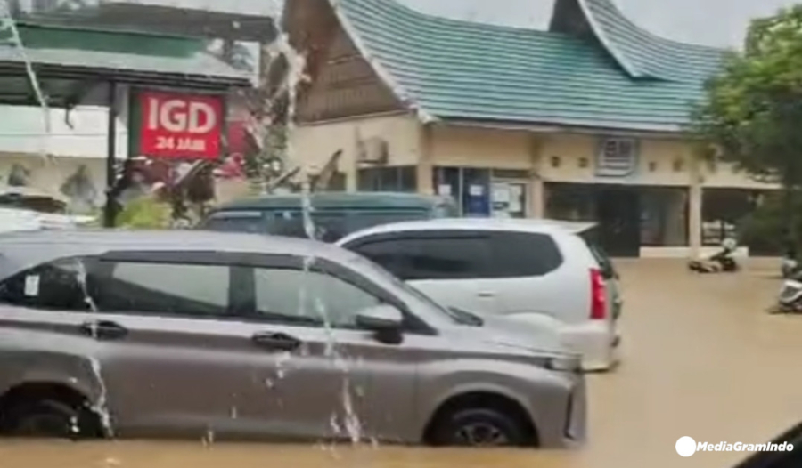 Banjir di Padang 3 Kecamatan Terendam, RS Siti Rahmah Ikut Kebanjiran