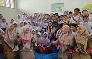 Miss Norwegia 2026 Ajarkan Semangat “Bermimpi Besar” di SD Al Washliyah Medan