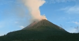 Aktivitas Gunung Sinabung Asap Kawah Capai 900 Meter, Warga Diminta Waspada