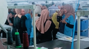 Tangis Pecah di Pabrik Garmen PT Namnam, Ratusan Buruh di PHK