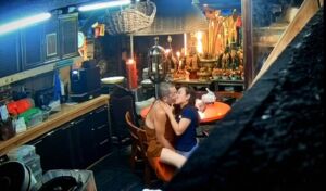 Sekandal Hubungan Terlarang Biksu Ungkap Penggelapan Ratusan Miliyar