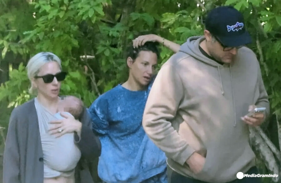 Lady Gaga dan Michael Polansky Sambut Anak Pertama