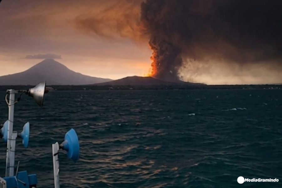 Erupsi Gunung Anak Krakatau Sebabkan Hujan Abu di Lampung dan Banten, 3 Penerbangan Dibatalkan
