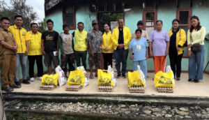 Aksi Berbagi Pada HUT Ke-62, DPD Golkar Pakpak Bharat Beri Bantuan Korban Kebakaran Natam