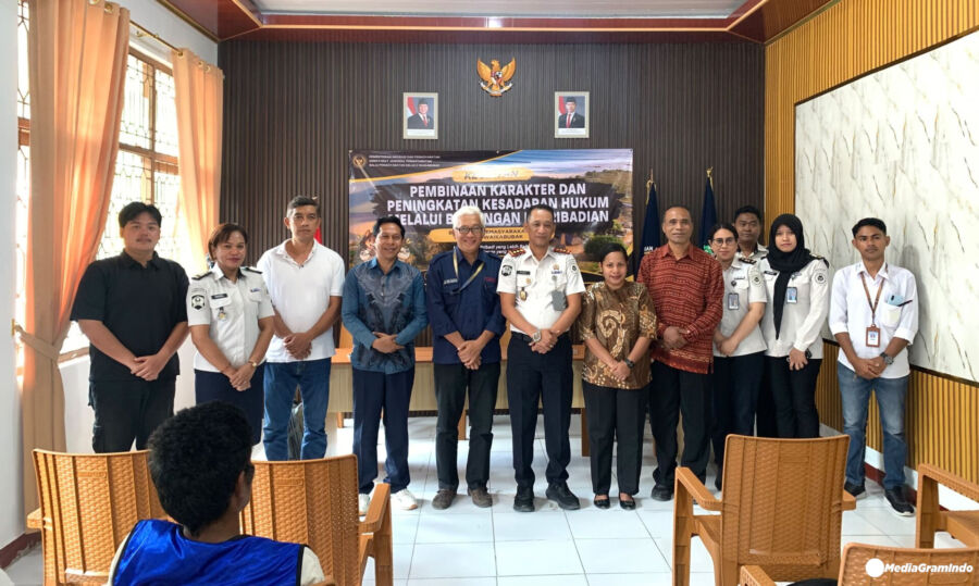 Tingkatkan Kesadaran Hukum, Bapas Waikabubak Gelar Penyuluhan Bersama Kemenag dan LBH Sarneli