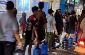 Krisis di Batam: Emak-Emak Antri Air Bersih Usai Blackout 12 Oktober 2026